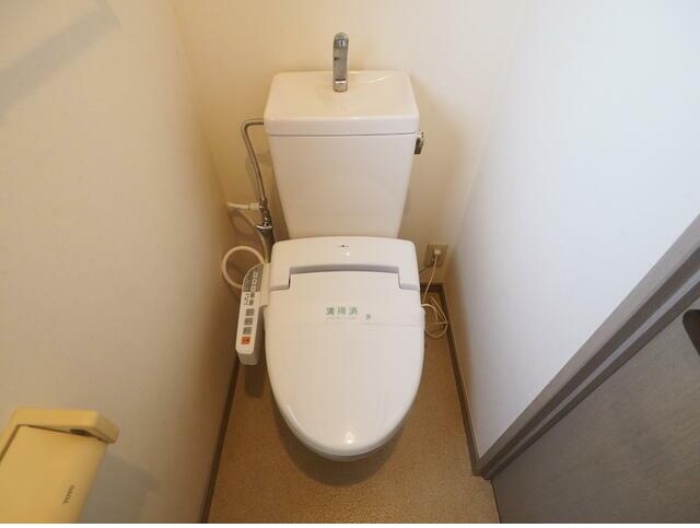 トイレ　嬉しい温水洗浄便座♪