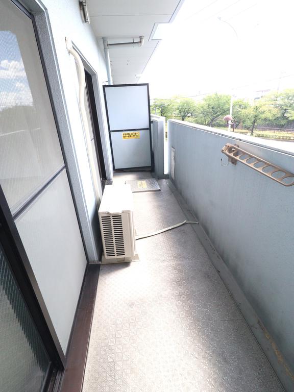 バルコニー　南向き日当たり良好