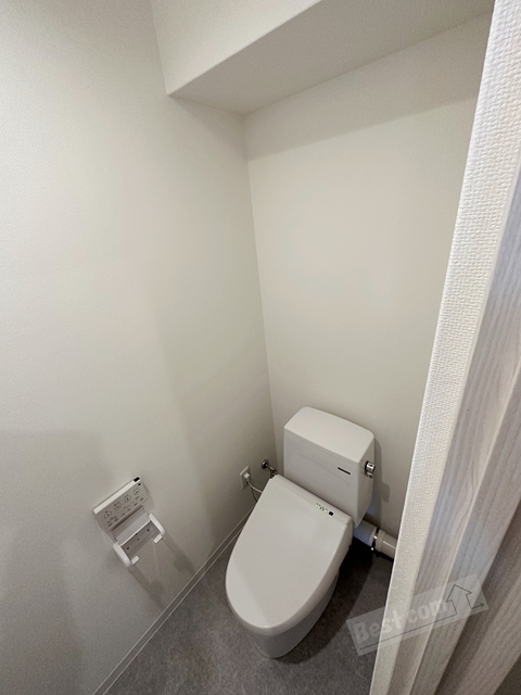 トイレ　温水洗浄便座付き♪