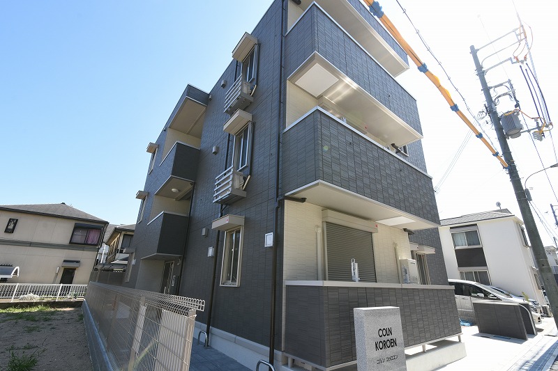 建物外観　オートロック完備で安心のセキュリティ♪