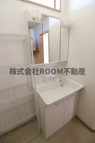 洗面設備　独立洗面台で身支度をすべて済ませてしまいましょう