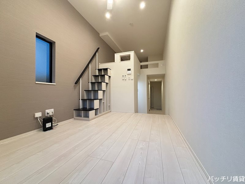 居室・リビング　画像は同型タイプの為、現状を優先致します。