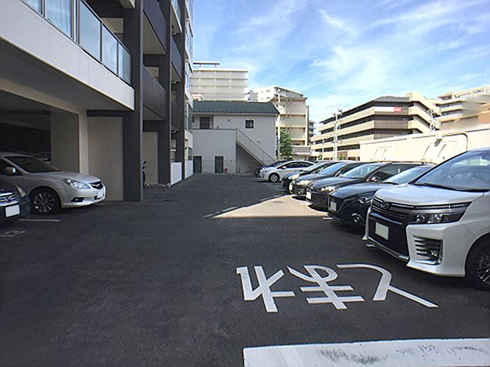 駐車場　駐車場