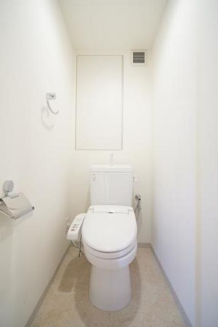 トイレ　※写真は同タイプ住戸です。