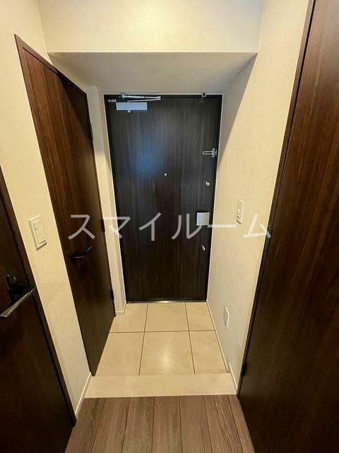 玄関　別部屋参考写真となります。