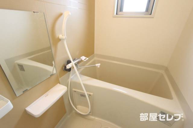 バス・シャワールーム　ゆったりバスルーム