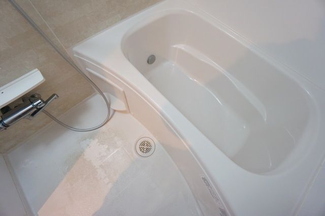 バス・シャワールーム　※別部屋参考写真です