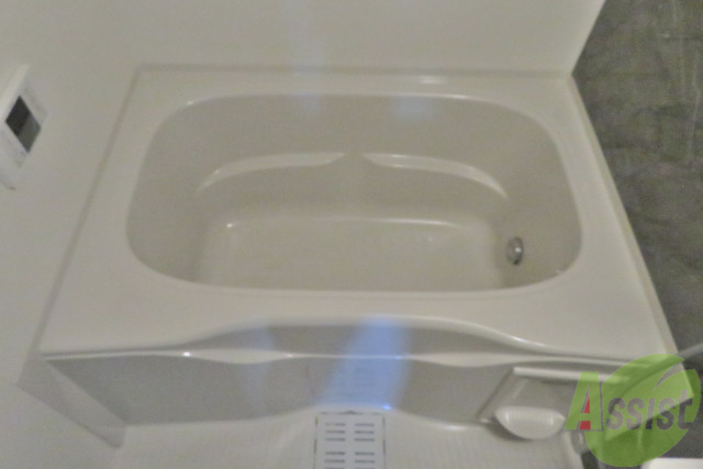 バス・シャワールーム　バスルームはこちらです。一日の疲れをここで癒してください。