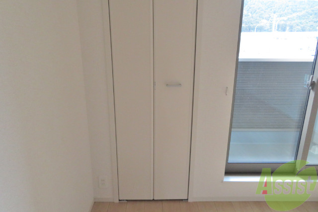 収納　収納はこちらです。奥行きもしっかりあります。