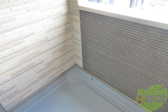 バルコニー　バルコニーは広々としていて、洗濯するのが楽しくなりそうですね