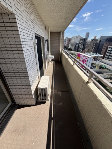 バルコニー　バルコニーからの眺めを楽しみながら食事をしませんか