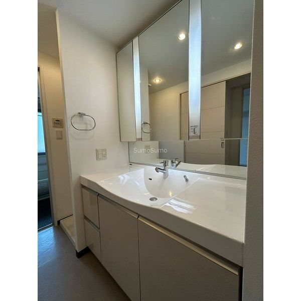 洗面設備　洗面所です