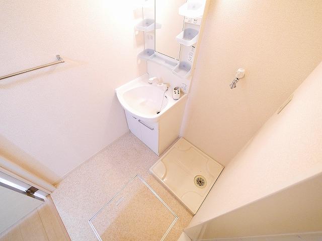 洗面設備　スペースが確保できる洗面所です