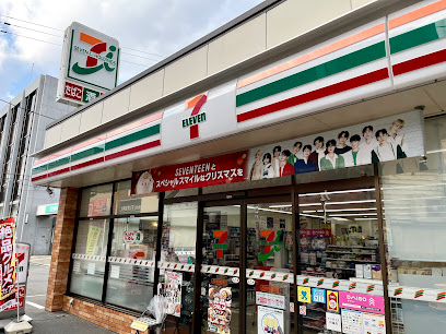 コンビニ　セブン-イレブン 近鉄河内小阪駅南店（コンビニ）まで438m