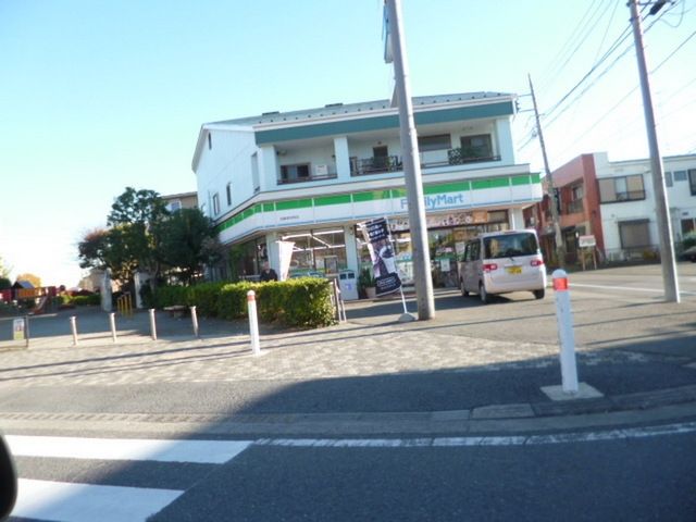コンビニ　ファミリーマート相模原東林間駅前店（コンビニ）まで193m
