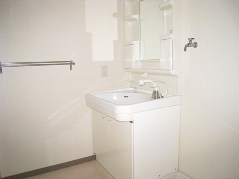 洗面設備　同物件、別号室のものです。