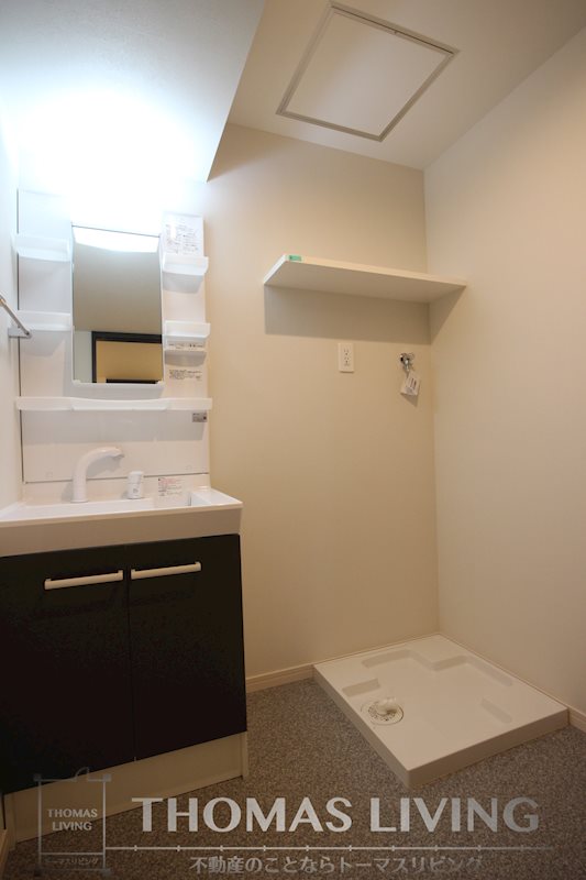 洗面設備　※階数によって色味が異なる場合がございます。