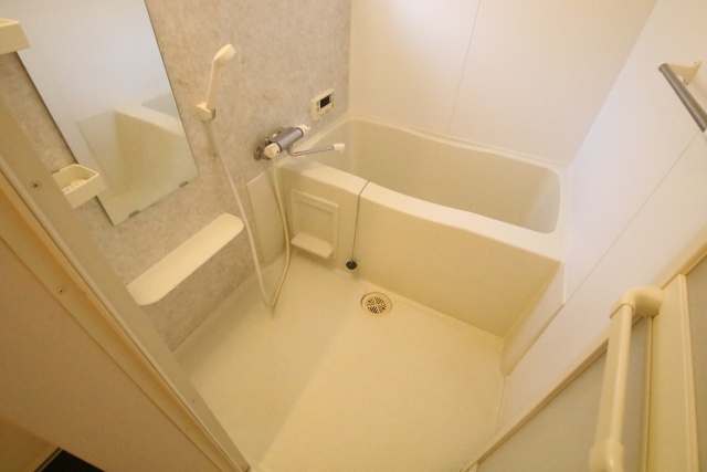 バス・シャワールーム　※別室の参考写真の為、現況優先です。