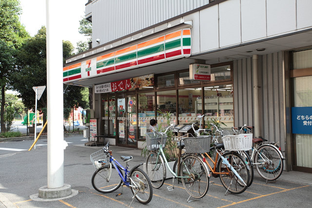 コンビニ　セブンイレブン 川崎社会保険病院前店（コンビニ）まで411m