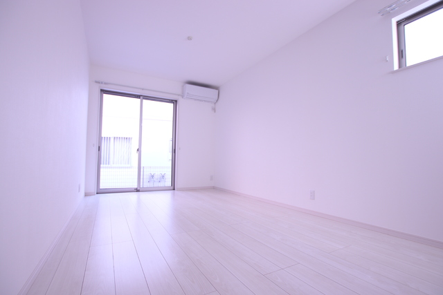 居室・リビング　１４．３帖の広々としたリビングです♪