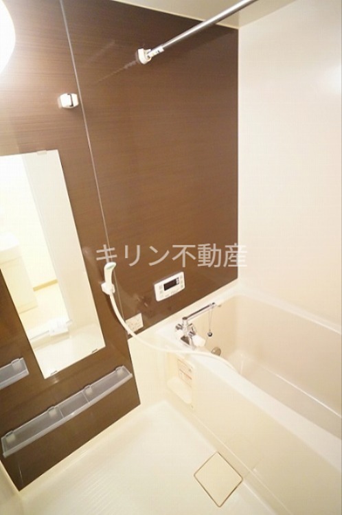 バス・シャワールーム　同建会社同モデル