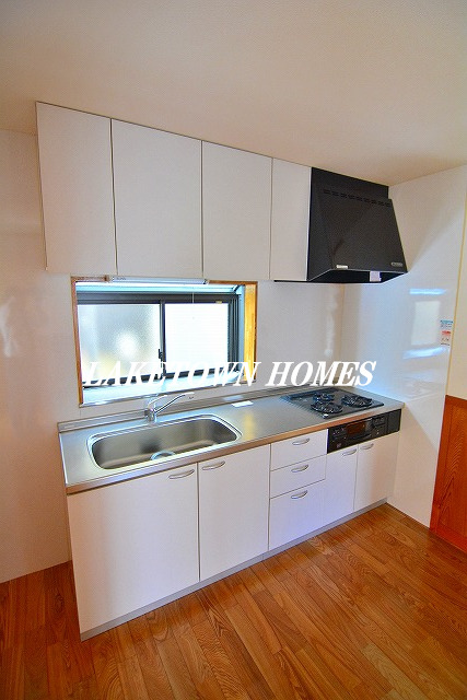 キッチン　３口グリル付のシステムキッチンです。