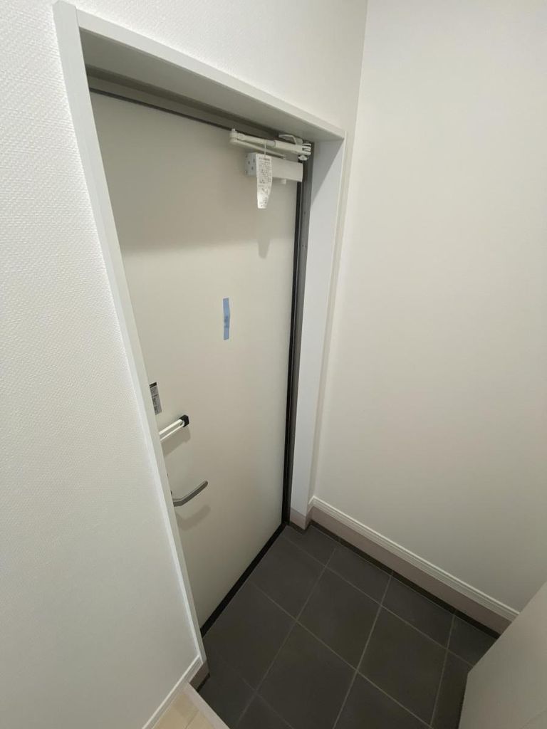 玄関　お問合せはタウンハウジングまで！※現地待合わせ相談可能