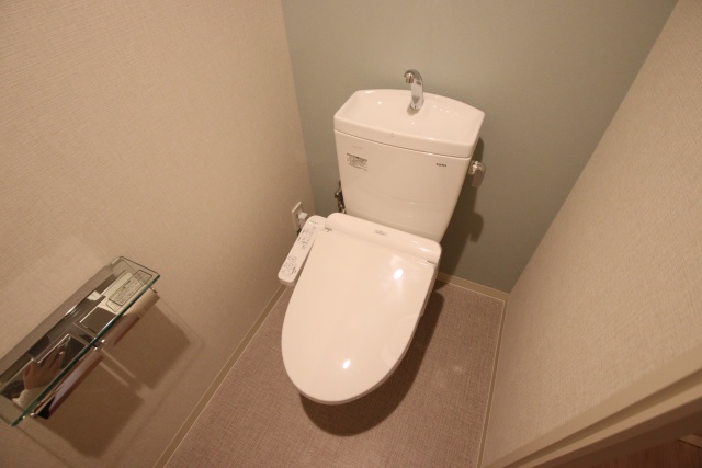 トイレ　※別室の参考写真の為、現況優先です。