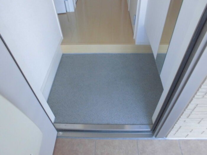 玄関　※写真は同建物別のお部屋のものです。