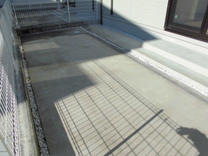 バルコニー　※写真は同建物別のお部屋のものです。