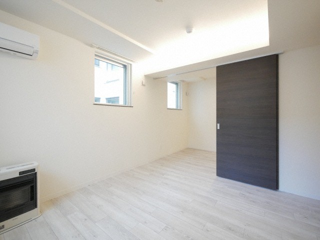 居室・リビング　☆10.7帖の広々としたリビングです！