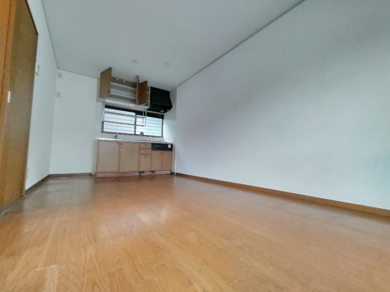 居室・リビング　奥行きの感じられるリビング