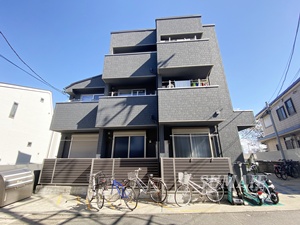 建物外観　3階建てです☆彡