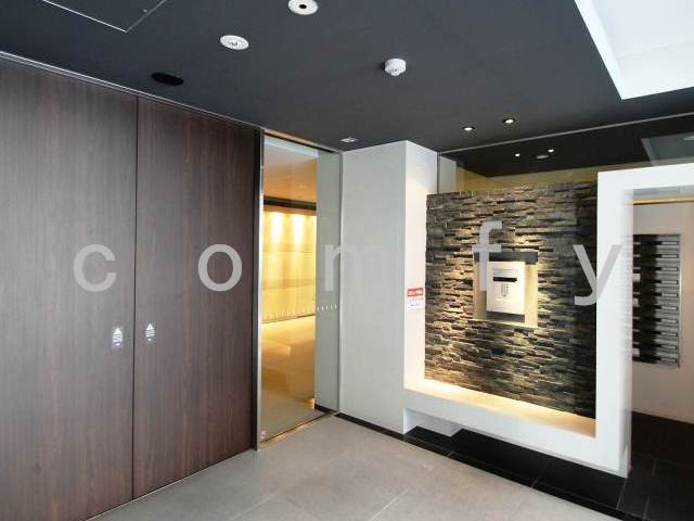 エントランス　オートロック完備