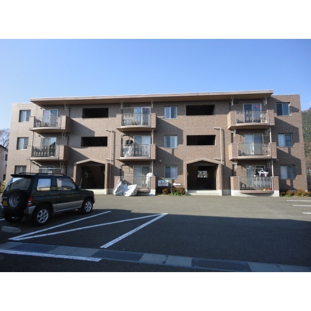 建物外観　現況とデータに相違のある場合は現況を優先