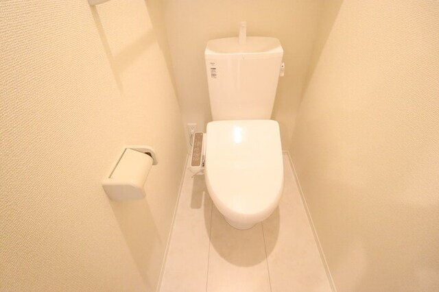 トイレ　温水洗浄暖房便座