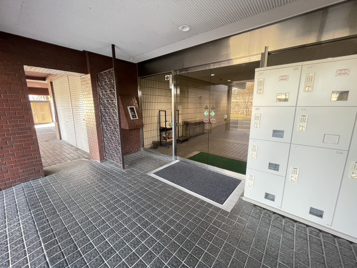 エントランス　宅配ボックス利用可能