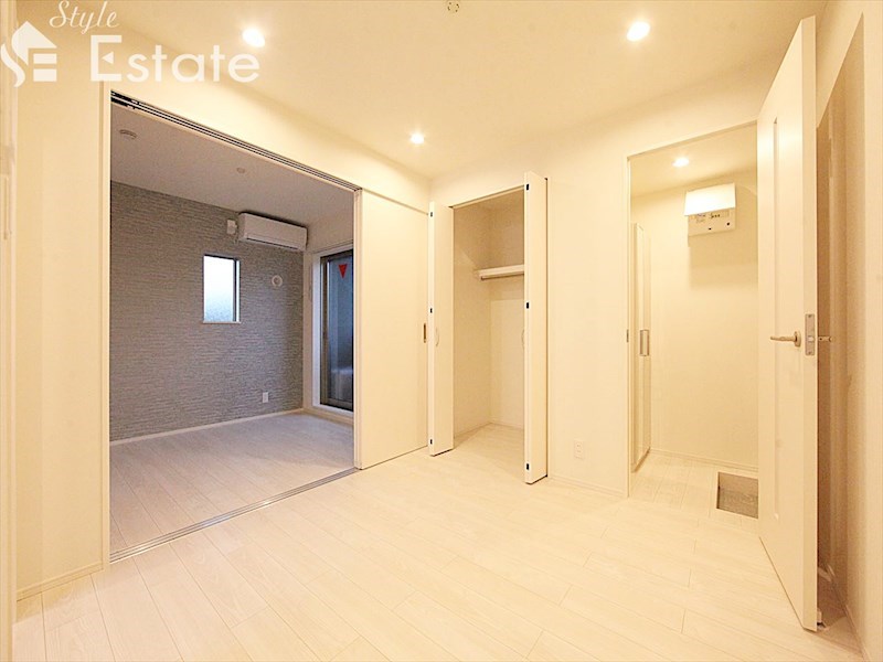 居室・リビング　内装