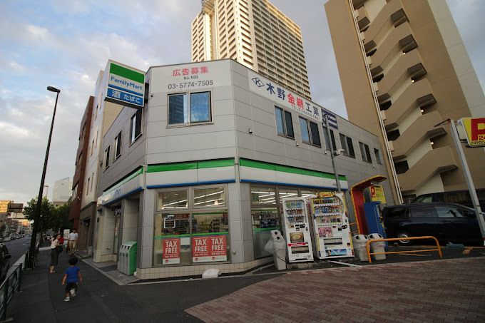 コンビニ　ファミリーマート 江東白河四丁目店（コンビニ）まで70m