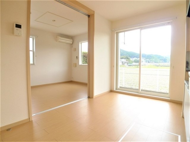 居室・リビング　ゆったりとした居間です