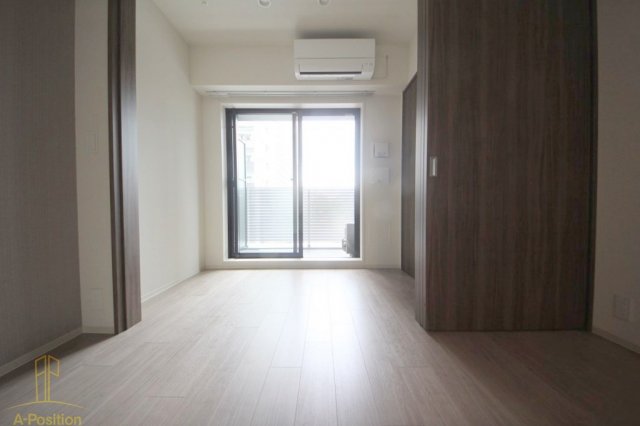 居室・リビング　コンフォリア・リヴ南森町Q