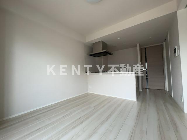 居室・リビング　こちらのリビングで趣味の時間をお楽しみください