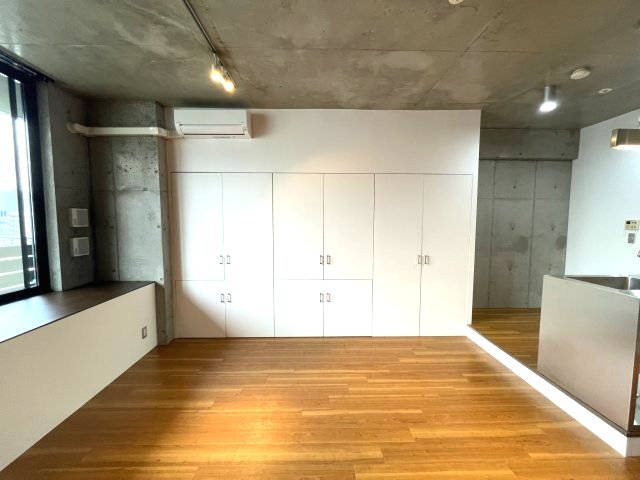 居室・リビング　イメージとして同マンション他部屋を表示しています