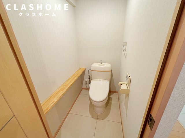 トイレ　同物件の別部屋になります。