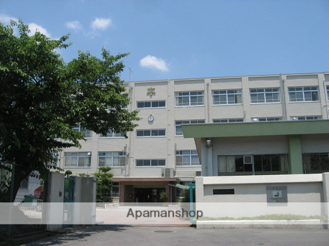 中学校　高槻市立第七中学校（中学校）まで1065m