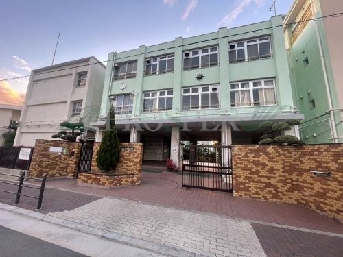 中学校　大阪市立新生野中学校（中学校）まで704m