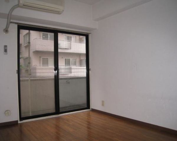 居室・リビング　※別部屋参考写真