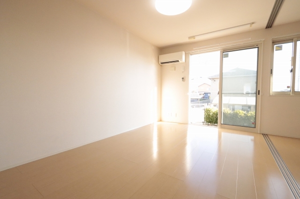 居室・リビング　日当たりのよいリビングです