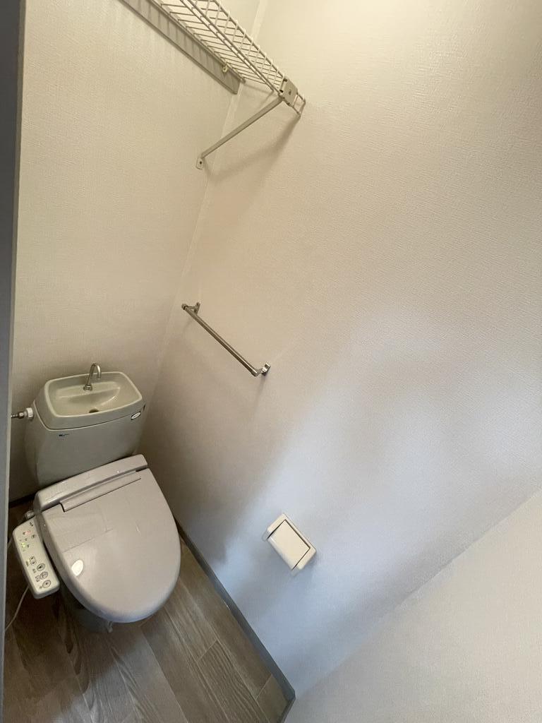 トイレ　シャワートイレです