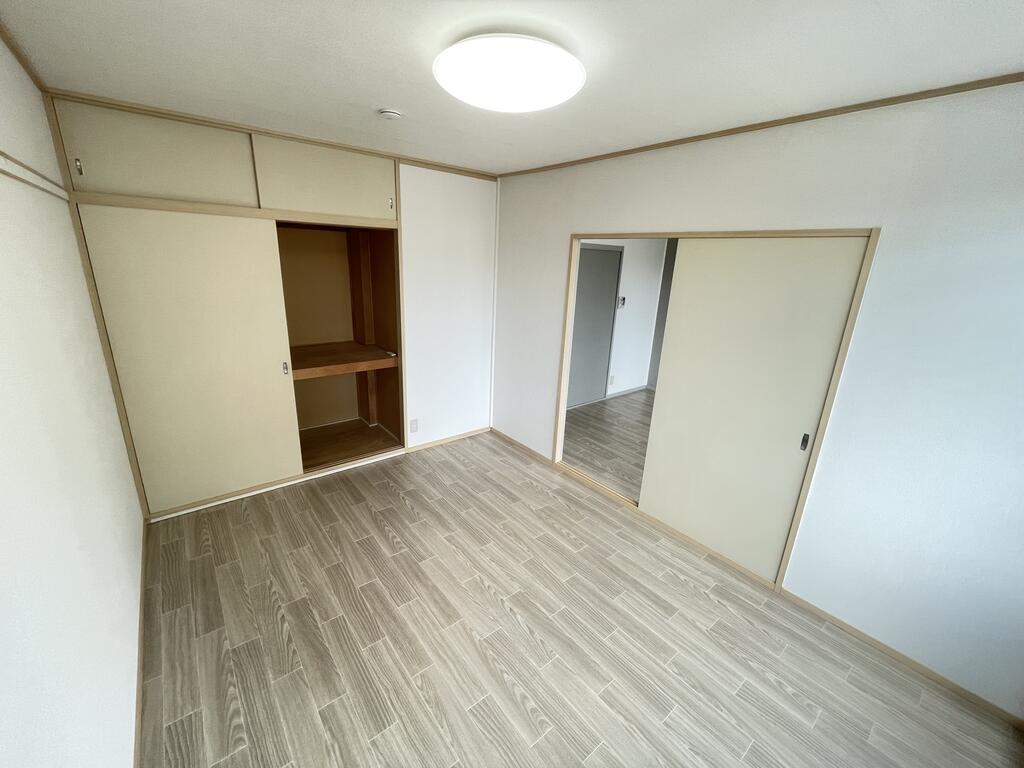 居室・リビング　和室を洋室に改装してます